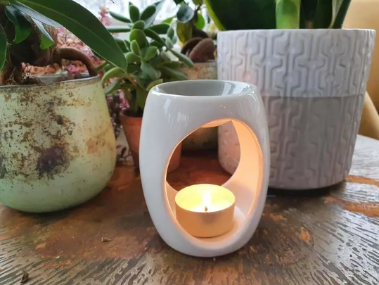 Wax Melt Starter Kit – Burner, Soy Tealight & Scented Melt